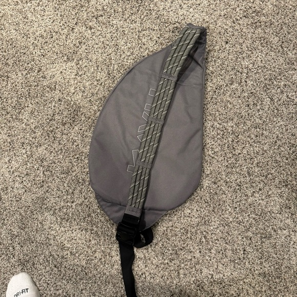 Kavu Gray Crossbody Bag with Sporty Design - Picture 2 of 2